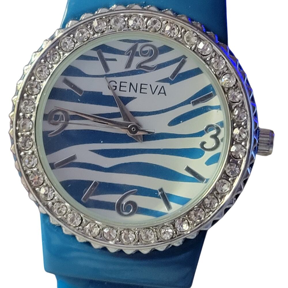 Geneva Women Cuff Watch 7107 Zebra Dial Y2k Seaside Crystals‎ around dial Great